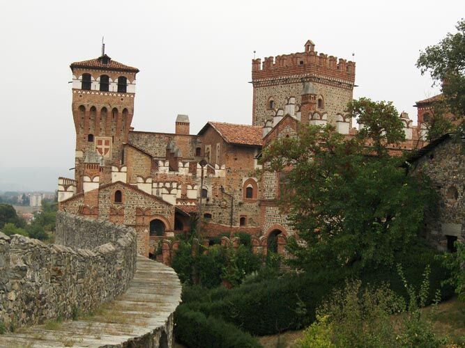 Готель Castello Di Pavone Pavone Canavese Екстер'єр фото